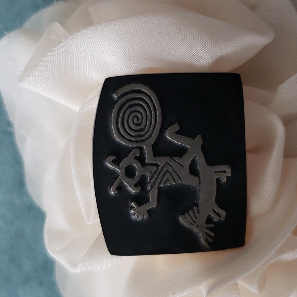 🤍 ALICE SEELY, PETROGLYPH PIN